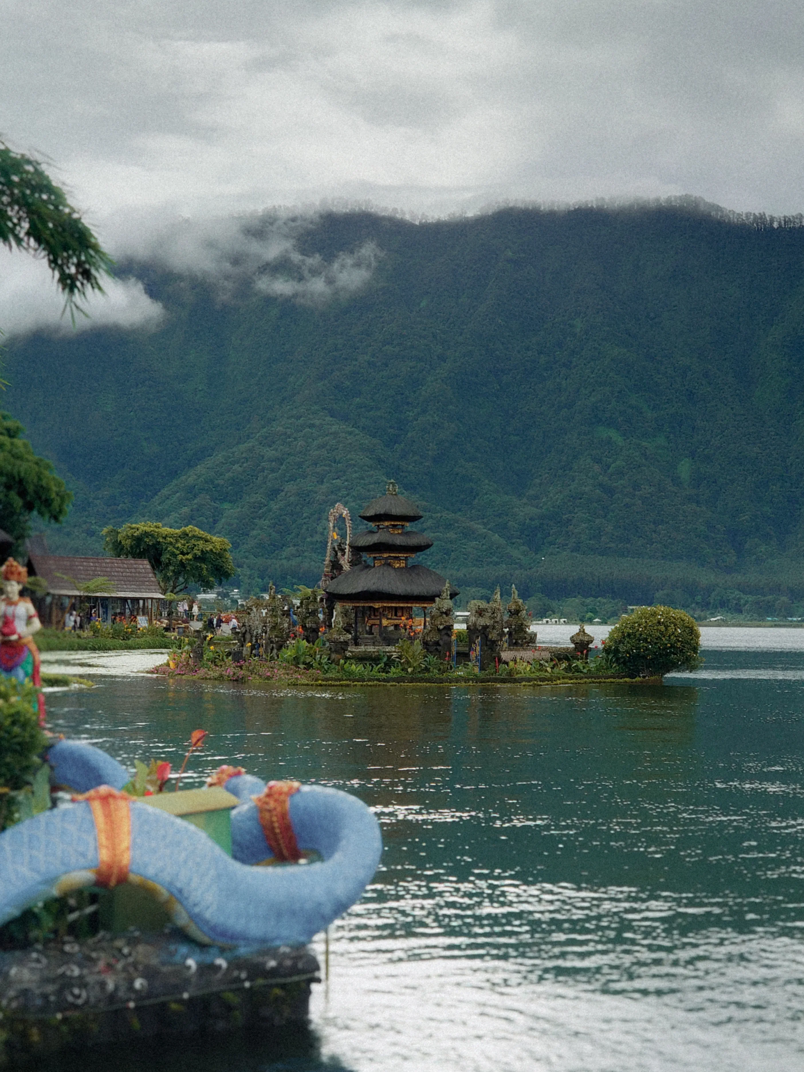 Candi Ulun Danu Baratan
